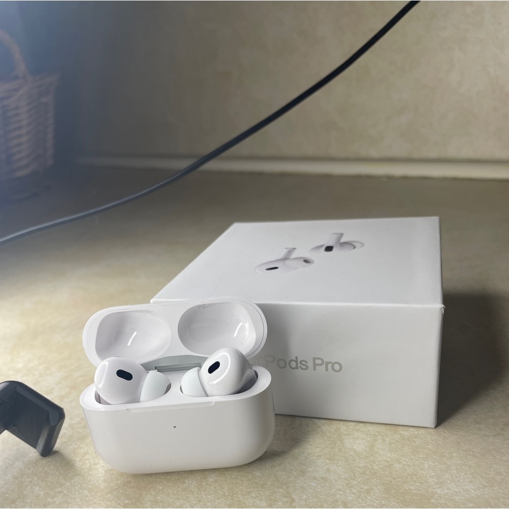 Bluetooth headphones. 1 on 1 replica AirPods. Affordable and great quality.